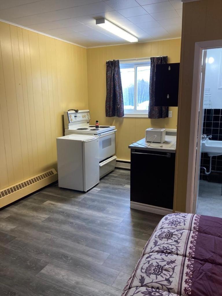 Pine Ridge Motel Timmins Exterior photo